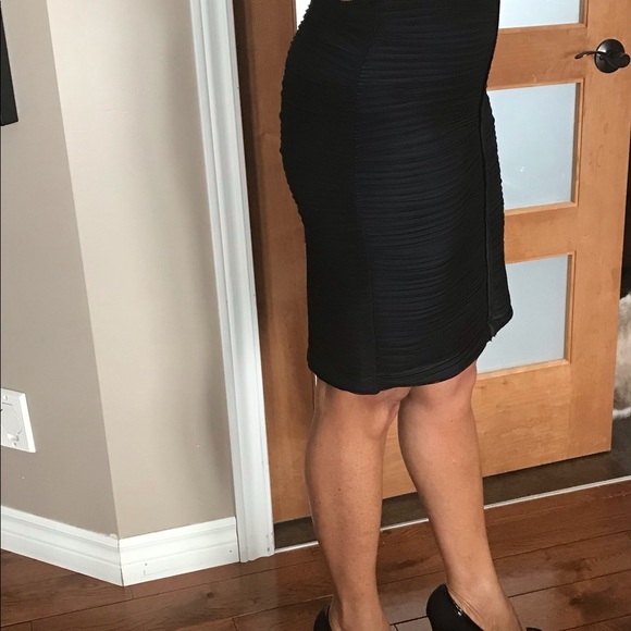 gorgeous black bodycon dress for special occasion - Picture 7 of 9